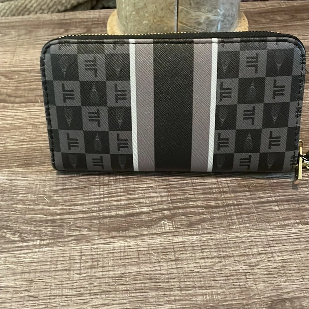 NEW!!! Ladies wallet by London Fog